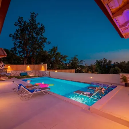 Inci - 2 Bedroom In Kalkan *